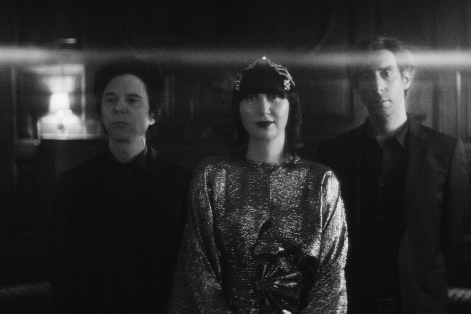 Yeah Yeah Yeahs: Το «Hidden in Pieces» ζωντανεύει στο Royal Albert Hall με ένα μαγικό live album