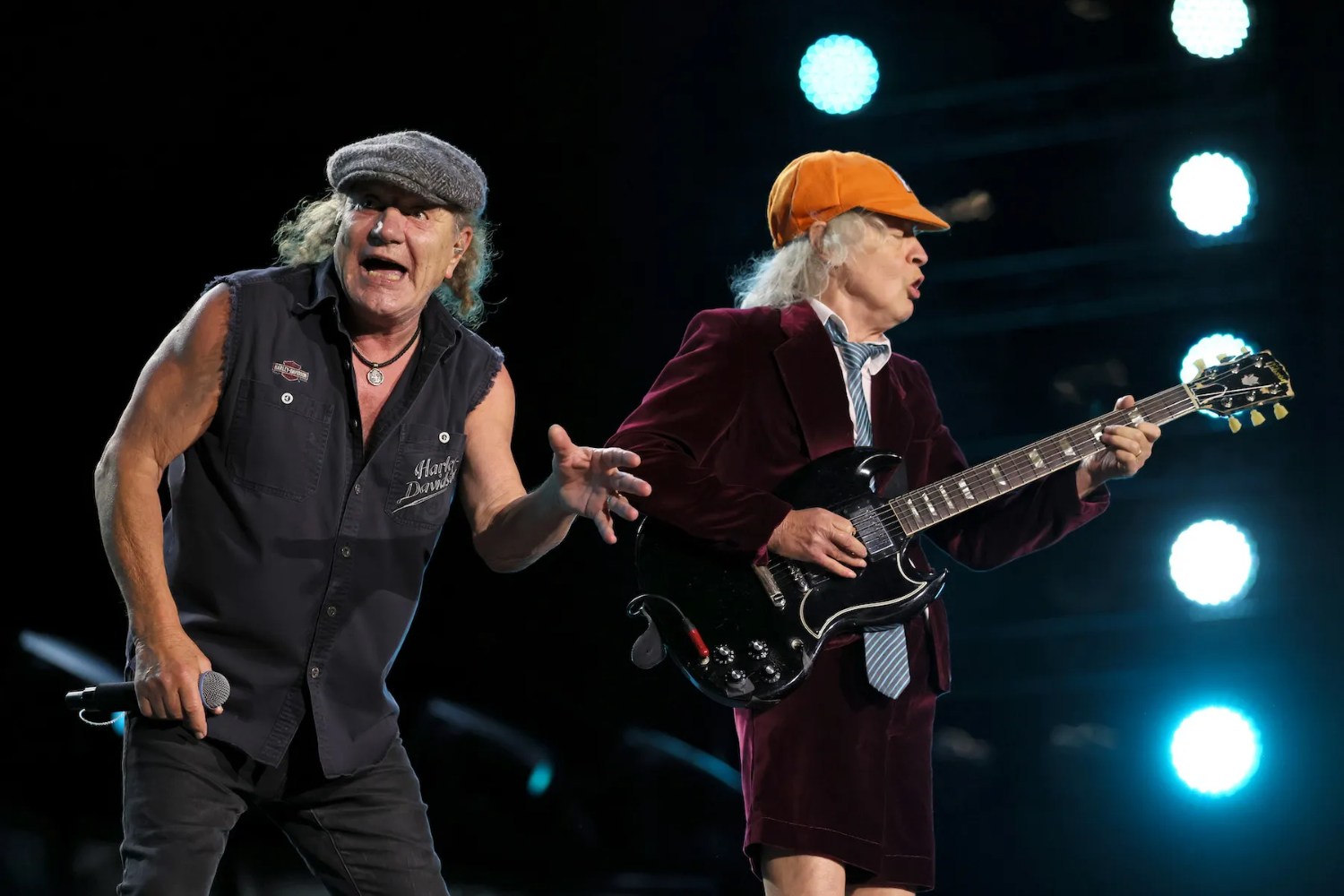 AC/DC: Ο Dave Grohl στη σκηνή για το «Highway To Hell» στο φινάλε της περιοδείας τους