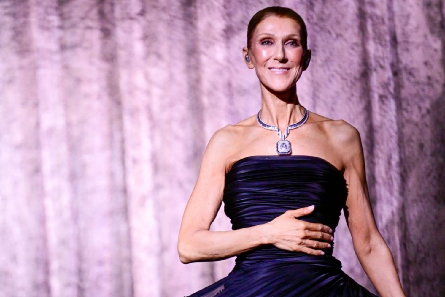 Celine Dion: Οι συναυλίες της στο Παρίσι έσπασαν ρεκόρ – Έσοδα 125,5 εκατομμυρίων δολαρίων Celine Dion: Οι συναυλίες της στο Παρίσι έσπασαν ρεκόρ – Έσοδα 125,5 εκατομμυρίων δολαρίων