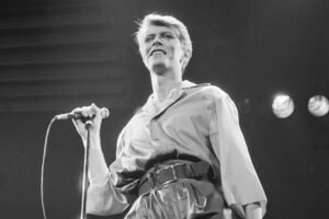 David Bowie: Η χαμένη συναυλία του 1978 που ούτε ο ίδιος ήθελε να κυκλοφορήσει ζωντανεύει στη σκηνή