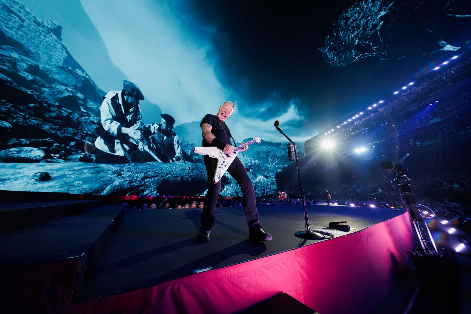 Metallica: Μετέτρεψαν το Sphere στον απόλυτο heavy metal πλανήτη