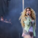 Η Slayyyter χάνει τη φωνή της και βάζει φρένο στην περιοδεία της: «Είμαι συντετριμμένη»