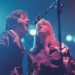 Paul McCartney: 50 χρόνια από τη θρυλική συναυλία των Wings στο Wembley που απέδειξε ότι μπορούσε να ξεπεράσει τη σκιά των Beatles